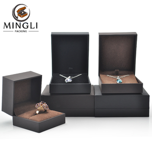 High-end expensive jewelry box packaging wedding gift box velvet ring jewelry display jewellery box